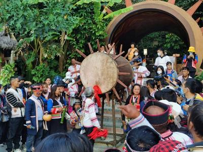 过节去！基诺山寨“特懋克”节庆活动正在进行