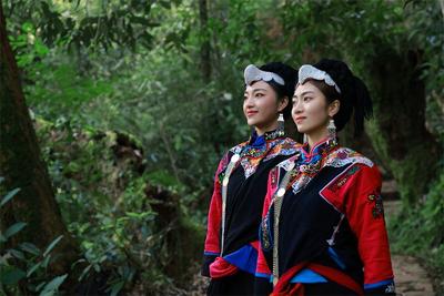 【跟着非遗去旅行】解锁“彝族服饰” 打卡绿春旅游