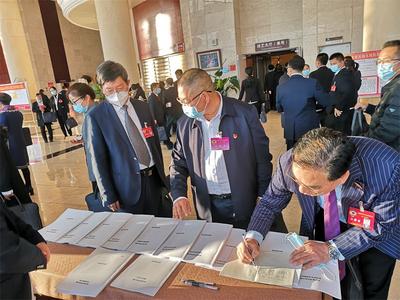 用心服务“两会”！普洱市图书馆“两会”参考咨询专题服务受欢迎