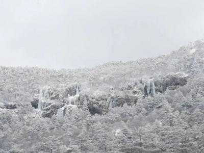 约上你爱的人 去有风的地方！这里还有冰有雪有云海……