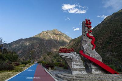 自驾“美丽公路” 探秘怒江秘境