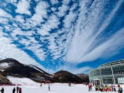 云南也可以四季滑雪了！——雪场从业者眼中的“冰雪热”