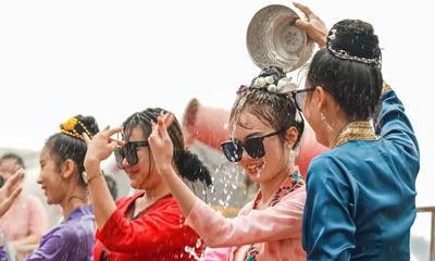 温度临沧｜傣历1385年临翔文旅周泼水节，水力全开！