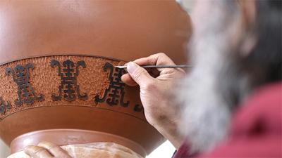 有一种叫云南的生活·体验丨到滇南临安老城淘一把建水紫陶壶