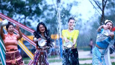 温度临沧 | 临沧泼水节的正确打开方式，戳戳→  