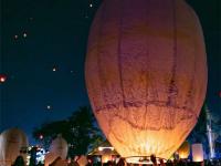 花车巡游、放飞天灯、烟花秀……泼水节到告庄西双景度过浪漫之夜