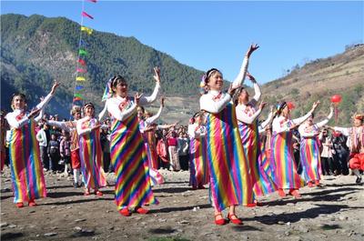 一步千年的独龙族            