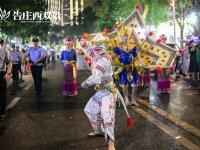 花车巡游、放飞天灯、烟花秀……泼水节到告庄西双景度过浪漫之夜