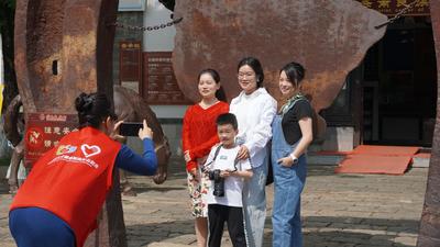 “五一”游云南 情真意更切