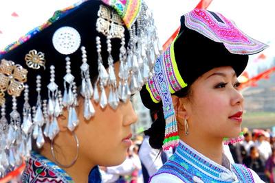 穿在身上的民族史诗：屏边苗族刺绣