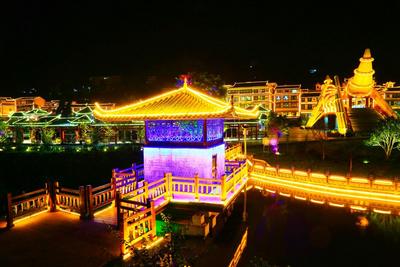 灯火璀璨“醉”屏边