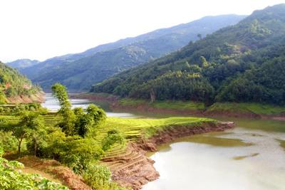 听云南丨相约临沧冰岛湖 感受山水之美