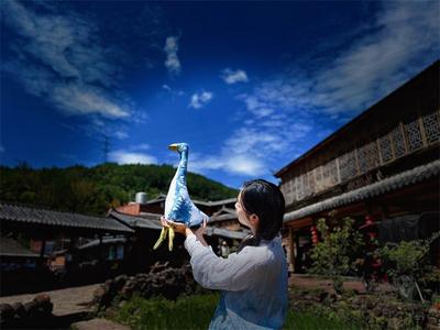 有一种叫云南的生活丨当蓝天白云“变身”植物染，那柯里的初夏真浪漫！
