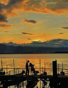 去看日落吧，就约明天！