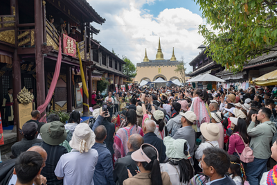 云南：文旅活动丰富 游客乐享“五一”假期