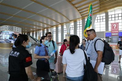跨境游火热！5月以来，11批1200多名越南游客乘坐高铁游云南
