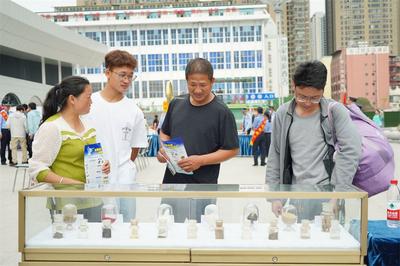 云南铁路全民禁毒宣传月活动在昆明站拉开序幕