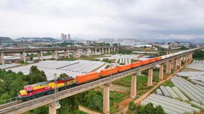 中老铁路开通运营满18个月 发送旅客1640万人次 货物2100万吨