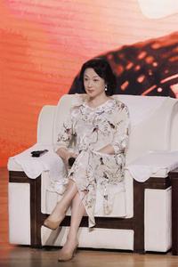 舞台剧《日出》在昆上演  主演金星与刀美兰畅谈舞蹈艺术