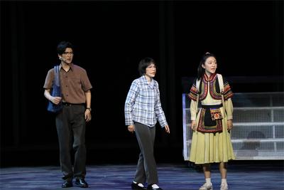 四方合作打造精品剧目   “燃灯”精神在红河“绽放”