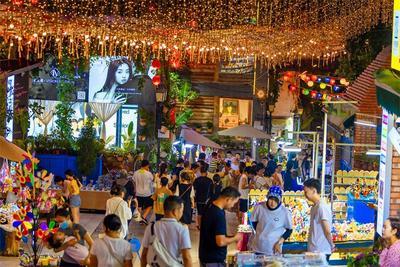 倏忽岁月已千年，梦回宋唐繁华时