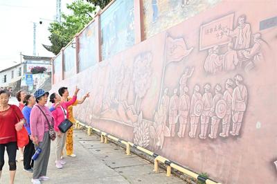 云南：做好“六抓”促乡村旅游高质量发展