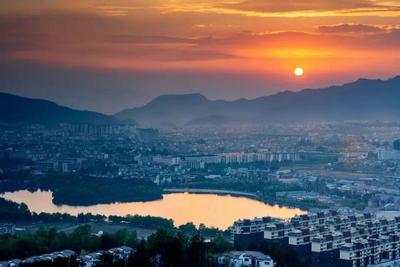 沈腾、范丞丞等腾冲录节目被偶遇 网友喊话：快点播