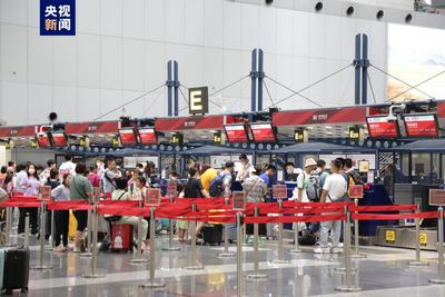 今年截至8月11日，首都机场旅客吞吐量突破3000万人次