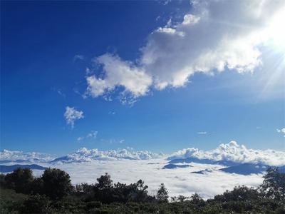 多彩暑期，“趣”游普洱丨向云端，山那边！一起来墨江龙潭看“海”吧