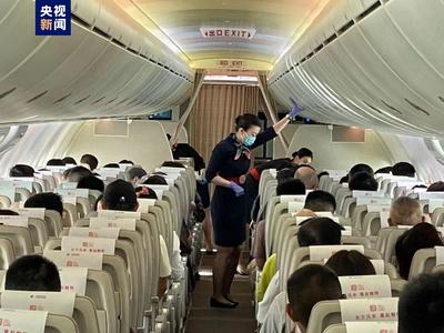东航C919大型客机首次“双机运营”沪蓉快线