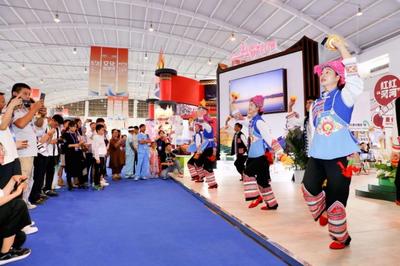 南博会今日开幕，众多地道风物带你体验最云南的红河！