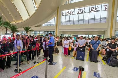 云南暑期旅游客流旺盛 铁路单日发送旅客多次超40万人次