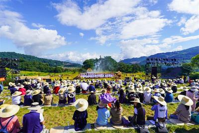 “有一种叫云南的生活·红河季”文化旅游节暨2023年中国农民丰收节云南元阳稻花鱼丰收节活动在元阳开幕