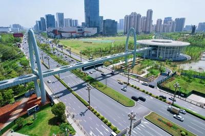 我国首条空轨线路开通运营