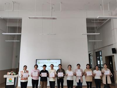 西山区前卫幼儿园开展了“青蓝工程”启动仪式暨师徒结对活动