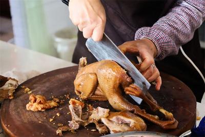 去红河做生活家丨高铁半小时直达，这座小城靠美食也能火出圈！