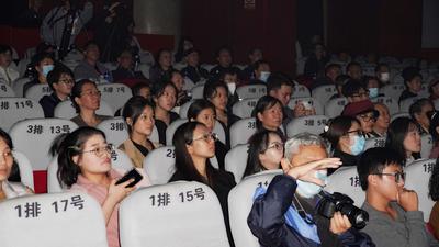 红河州创作舞剧《马灯》在昆展演获好评