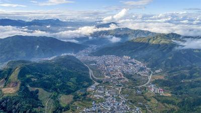 屏边县：山水之间 文旅蝶变