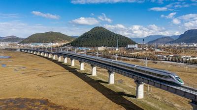 丽香铁路通车，沿线旅游发展装上“新引擎”