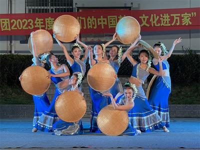 共享优秀文化成果 共赏丰富艺术盛宴——红河州歌舞团惠民演出活动深受好评