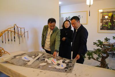 用艺术点“靓”乡村 “沉浮工作室”在玉溪华宁揭牌