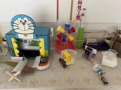 西山区前卫幼儿园开展教师科技小制作展评暨教师练兵活动 