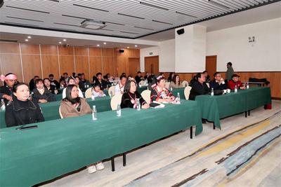 云南省民族學會德昂族研究專業委員會舉辦年終學習并觀看《絕地重生》