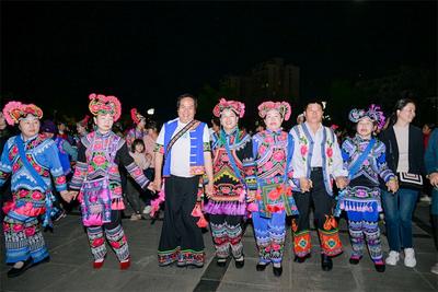 万人打跳 篝火狂欢 元宵之夜永仁成为歌舞海洋  