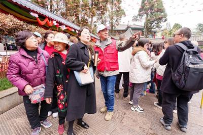 文庙“穿上红马甲” 昆明文旅添温度