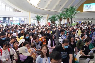 春节假期：云南铁路客流旺盛  发送旅客325万人次