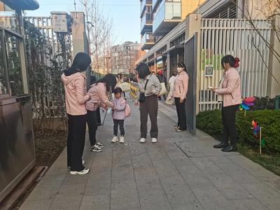 西山区前卫幼儿园迎来开学第一天