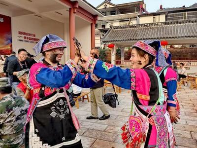 节庆玉溪丨新平县2024年赏花节暨千桌万人磨盘宴系列活动预告来啦！