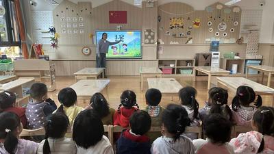 西山区前卫幼儿园开展“春华秋实，植此青绿”植树节主题教育活动