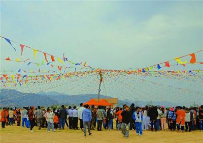 去边境“赶街（gai）”，体验不一样的佤族风情